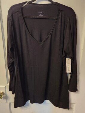 Just Be Ladies shark bite front black color long sleeve Top 1X